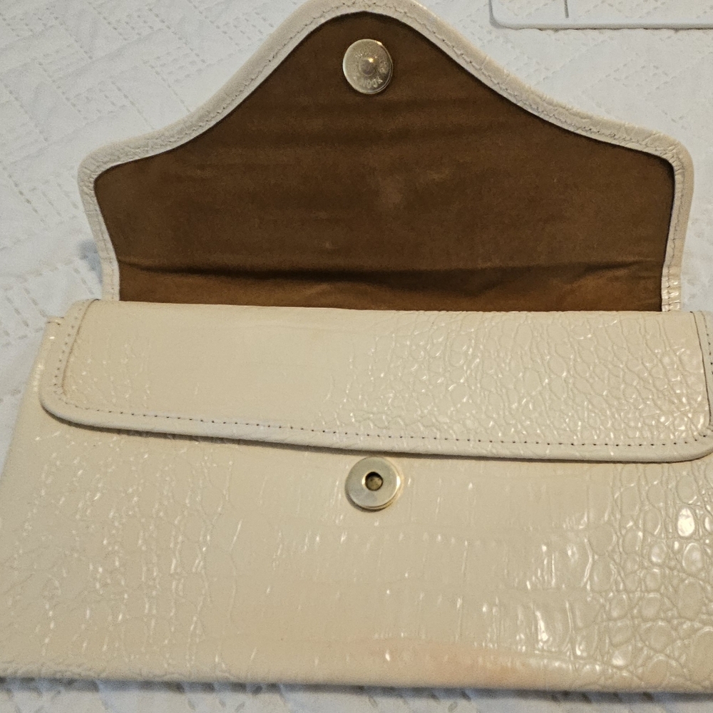 Ventage Bellerose clutch cream purse